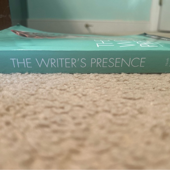 The Writer's Presence Book - Green Cover - Picture 5 of 6